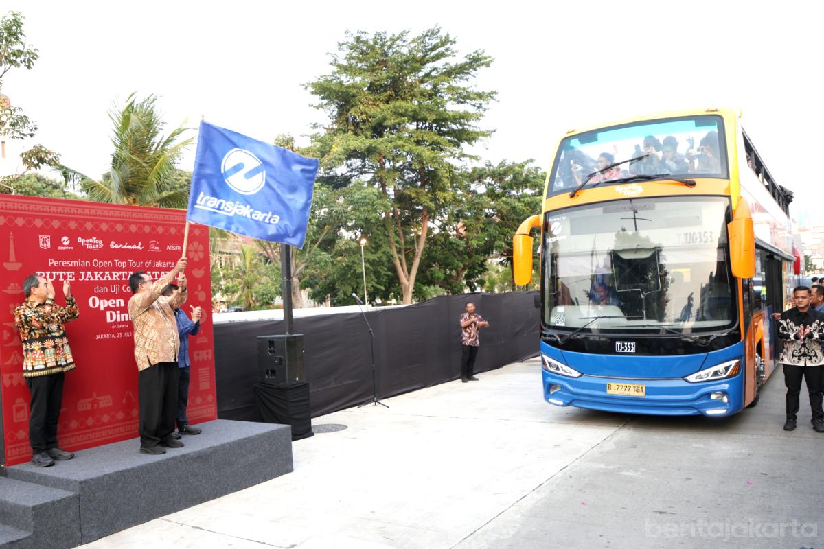Rano Karno Resmikan Bus Transjakarta Open Top Tour Jakarta Batavia, Cek Rutenya 