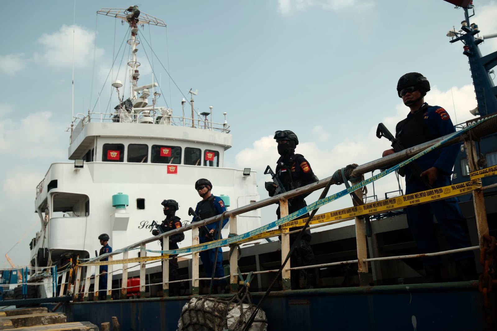 Bea Cukai Gagalkan 2,6 Ton Sabu dan 1,57 Juta Rokok dari Kapal MV Ocean Porter