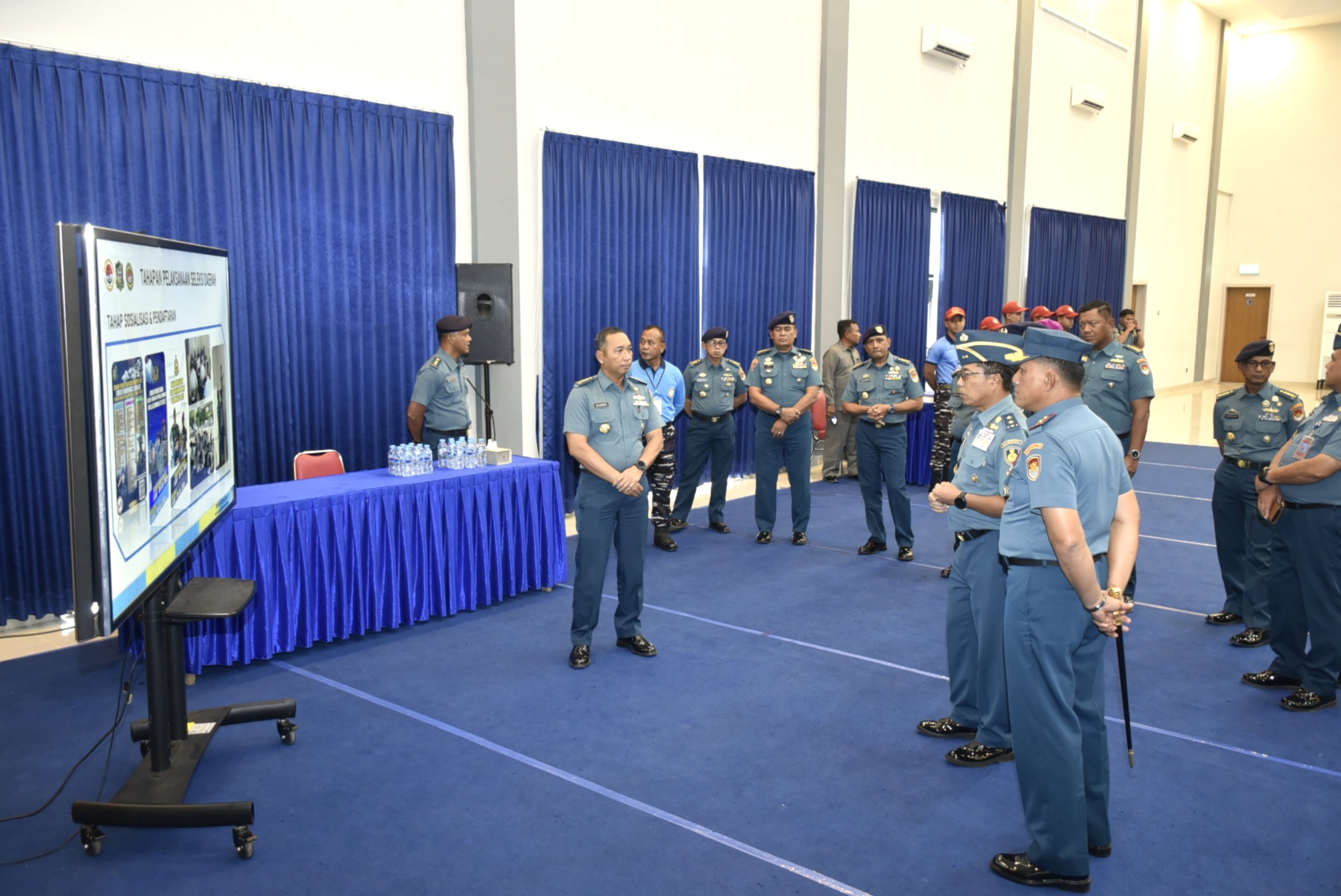 Aspers Kasal Tinjau Langsung Proses Penerimaan Prajurit TNI AL di Batam
