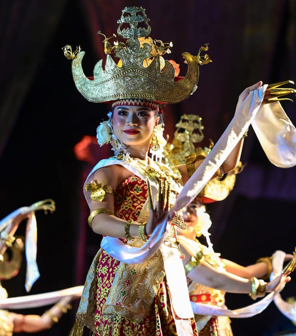 Tarian Abung Siwo Migo Lampung Utara Buka Dialog Kebudayaan Bersama Menteri Kebudayaan