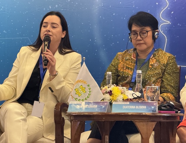 Perempuan Pun Harus Lebih Memahami Teknologi Tinggi dan Nuklir