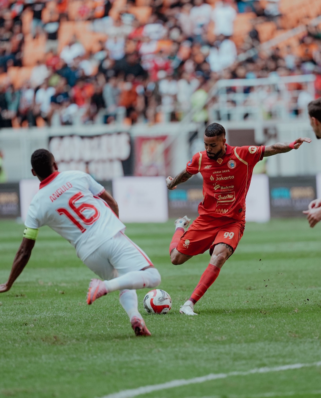 Bermain dengan 10 Pemain lagi, Persija Jakarta Bangkit untuk Imbangi Malut United