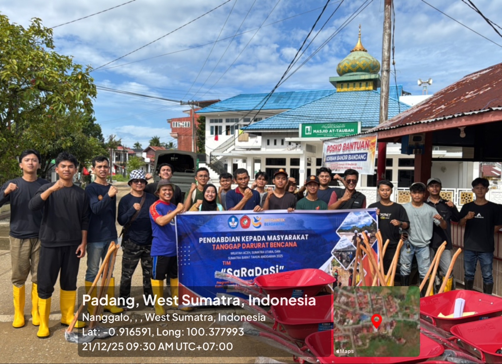 Ketika Tim SaRaDaSi Politeknik Negeri Padang Dampingi Korban Banjir