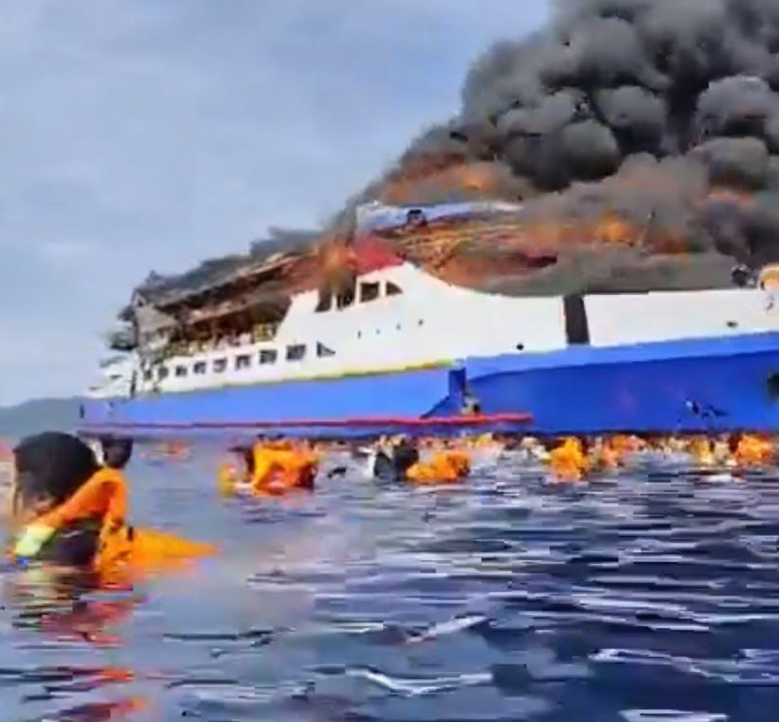 KM Barcelona Terbakar di Pulau Talise Minahasa Utara, 5 Orang Dilaporkan Meninggal Dunia
