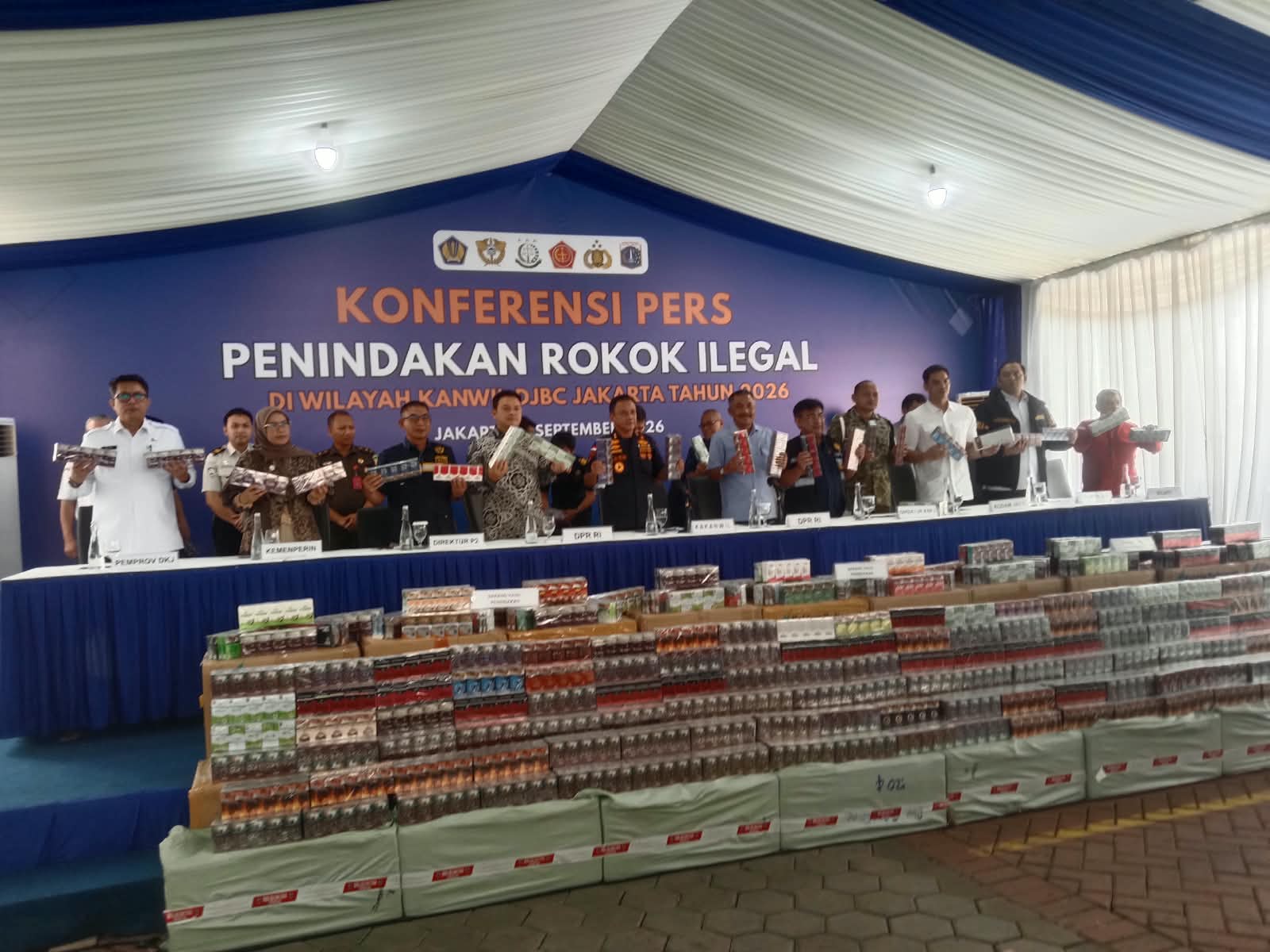 Bea Cukai Sita 10 Juta Batang Rokok Ilegal, Potensi Kerugian Negara Rp 8 Miliar