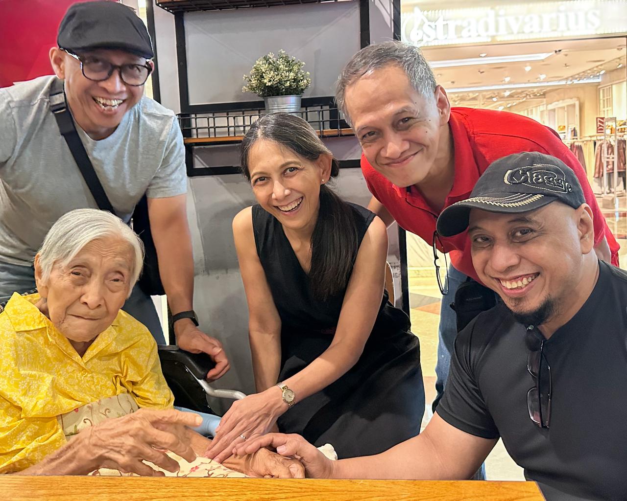 Cerita tentang Gajah-Gajah Way Kambas dari Roy Genggam