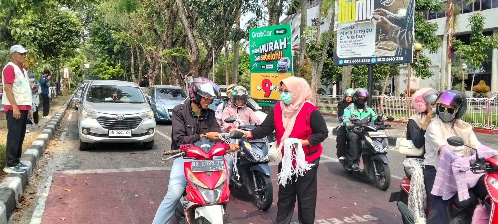 Kalbe dan IPSM Salurkan 75.000 Masker bagi Masyarakat Terdampak Karhutla di Sumatera dan Kalimantan