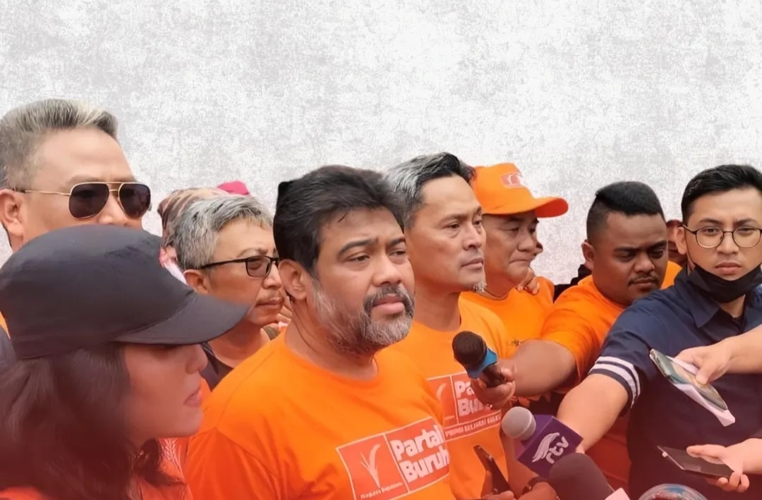 Karena Harus Kerja Para Buruh Bubarkan Diri setelah Gelar Aksi di Depan Gedung DPR RI 