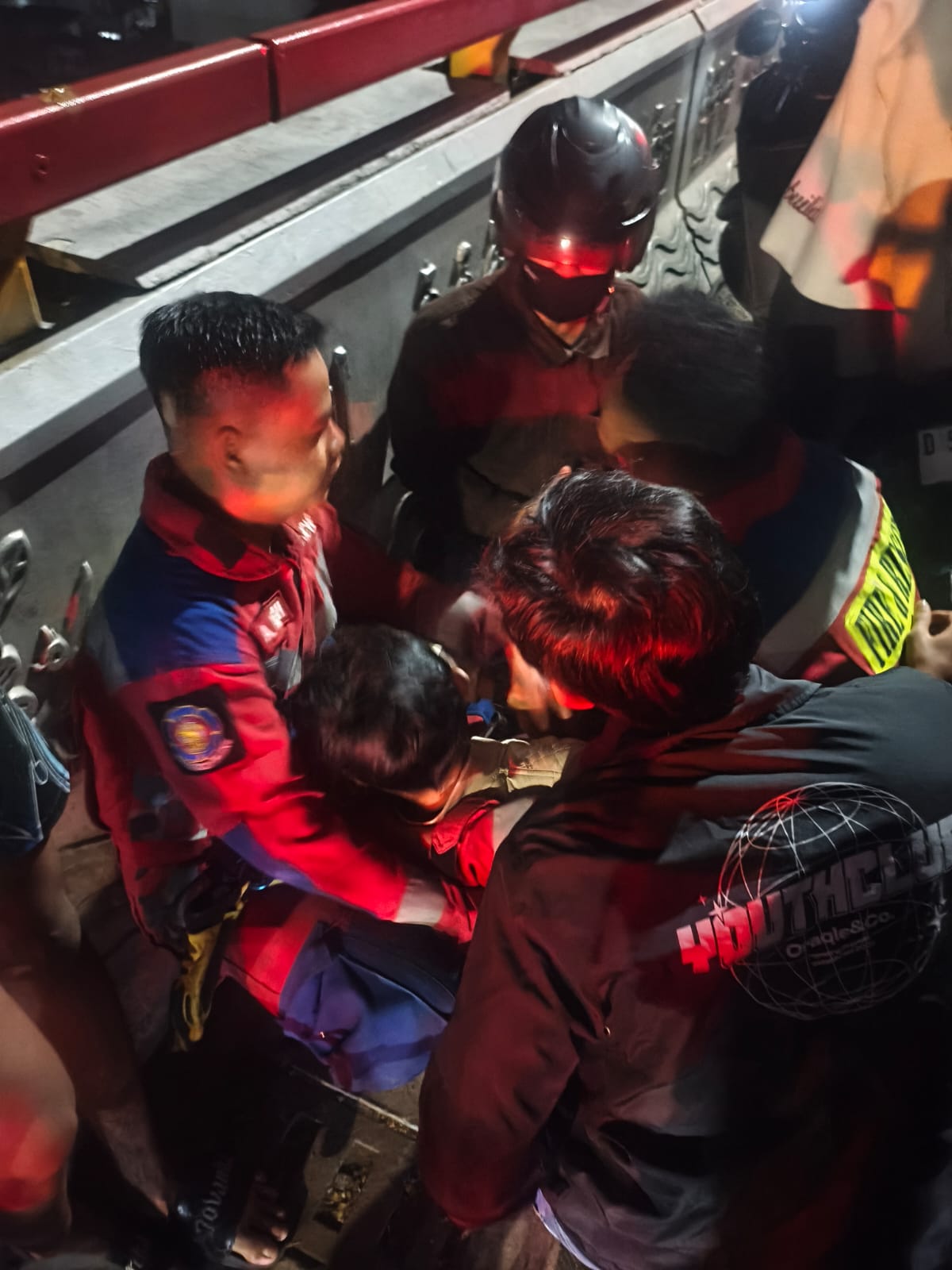 Heboh, Seorang Pria Hendak Bunuh Diri di Jembatan Layang Pasupati