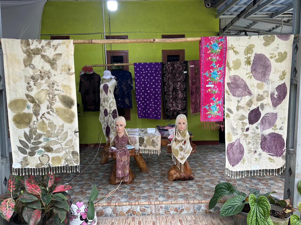 Ruang Karya: Ecoprint, Belajar Kreatif untuk Menumbuhkan Kepedulian Lingkungan lewat Seni Berbasis Alam