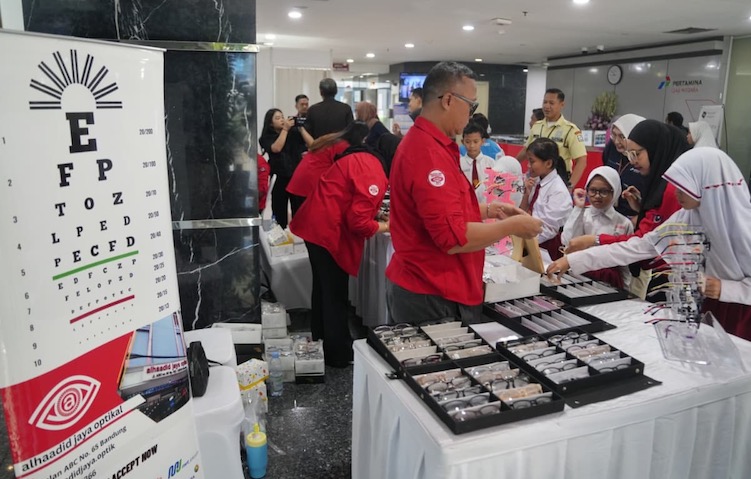 Program CAKRA PGN Jangkau 300 Siswa dan Warga melalui Layanan Kesehatan Mata