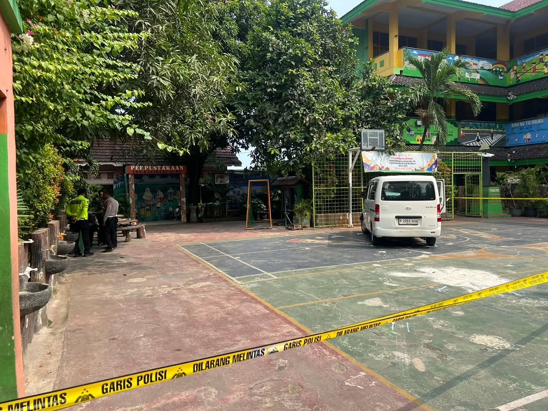 Pengakuan Supir Mobil MBG yang Menabrak Siswa SD di Kalibaru