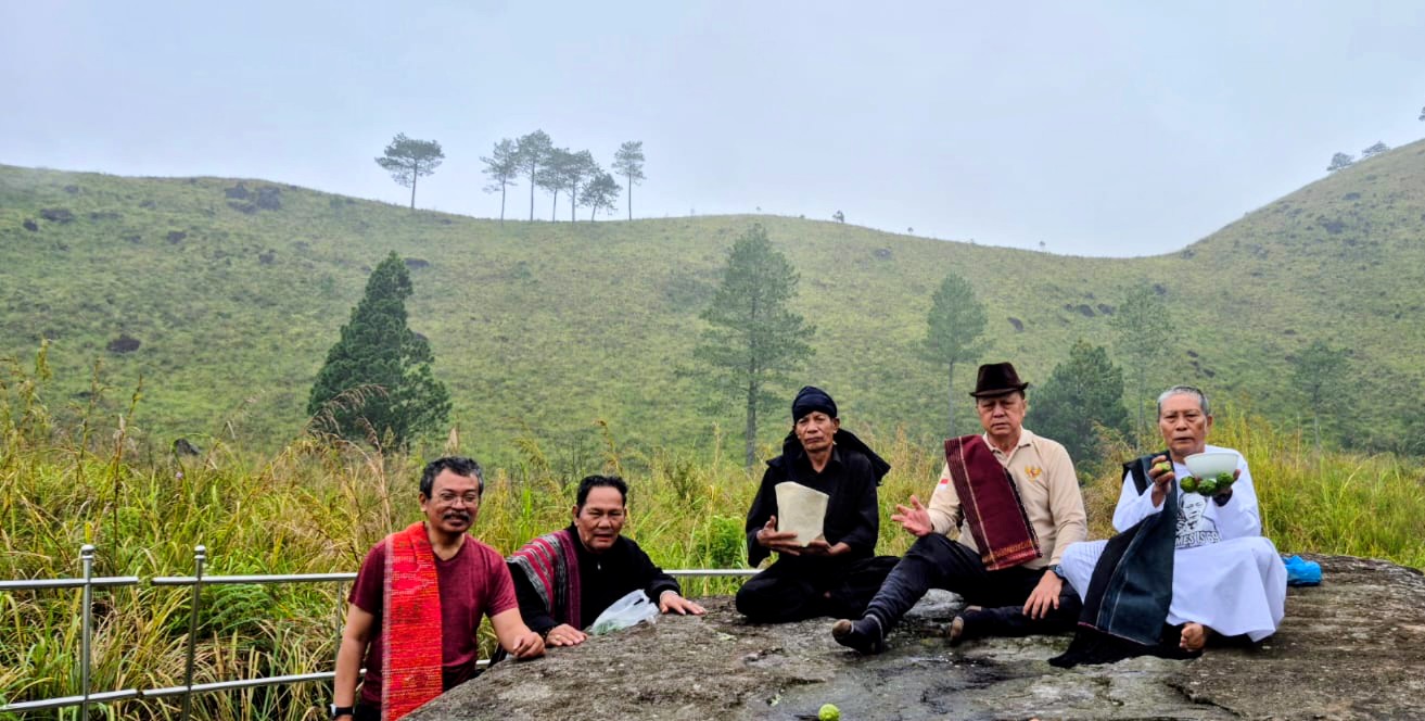 Malam Spiritual di Samosir, Oscar Ungkap Peringatan tentang Wabah dan Pesan Kebenaran