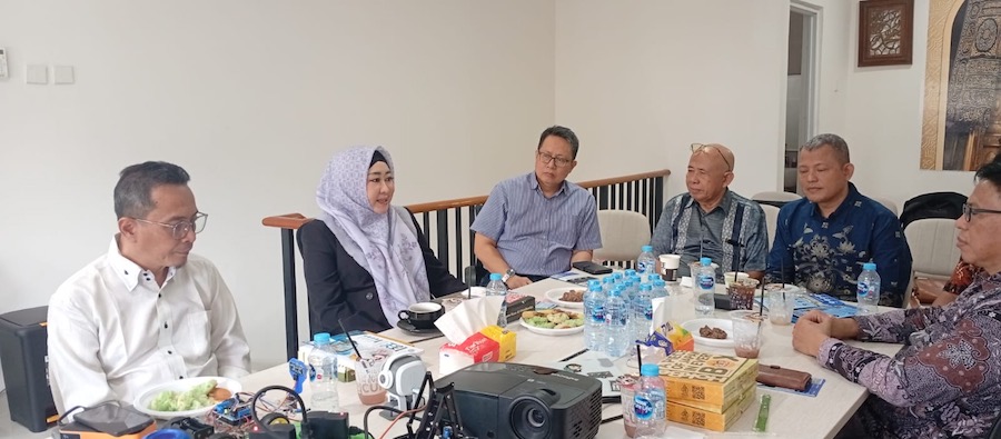 Berdayakan Perempuan, STEM dan Pendidikan Inklusif, DR Lisda Hendrajoni Bentuk Forum Komunikasi PKBM Digital 