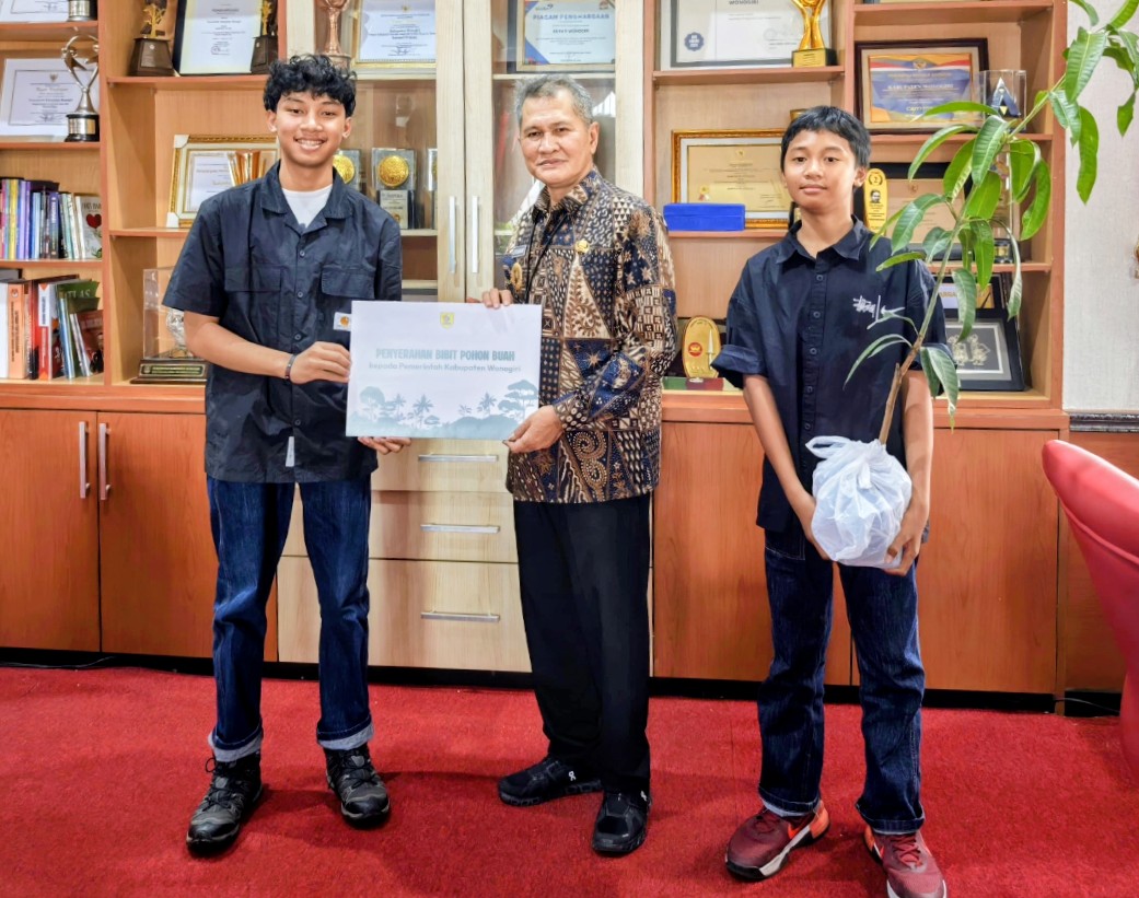 Perayaan 100 Tahun Kolese Kanisius, Dimie dan Michael Gelar Aksi Melestarikan Lingkungan yang Berkelanjutan