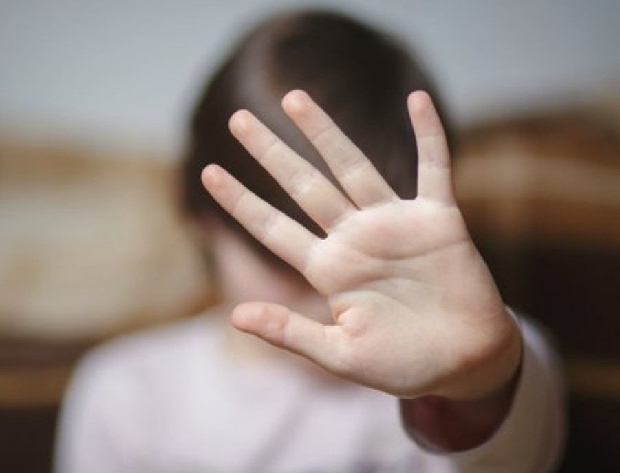 Peran Orang Tua, Pengawasan Media Sosial, dan Dukungan Pemerintah, Tips Pengamanan Anak dari Kekerasan Seksual