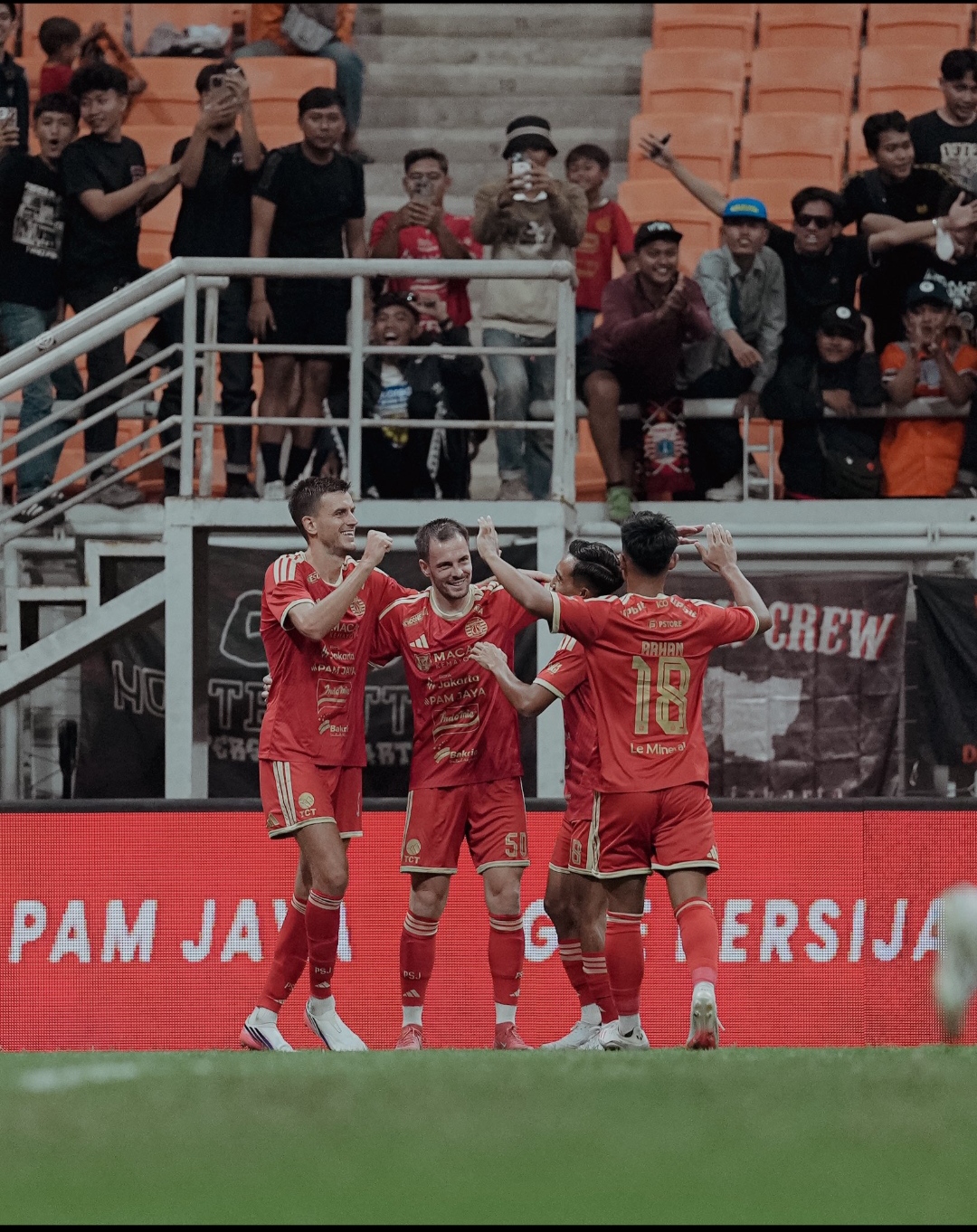 Kinerja Antarlini Berjalan Lancar, Shin Tae-yong Hepi Lihat Persija Jakarta Libas Brisbane Roar