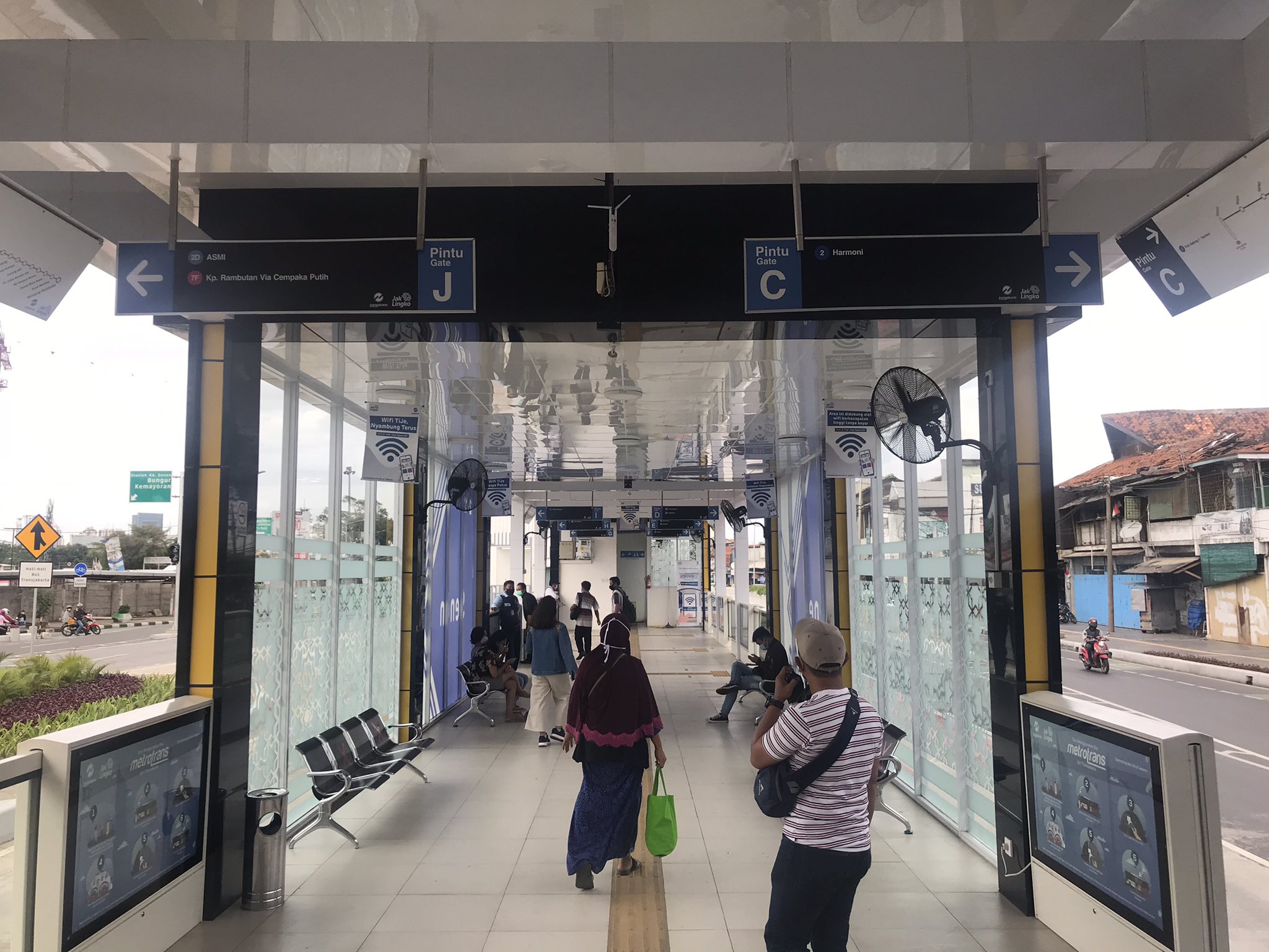 Halte Transjakarta Senen Sentral yang Sempat Dibakar Berubah Nama Mulai Hari Ini