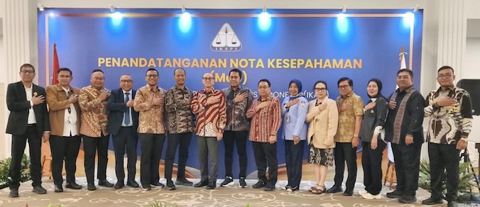 Sebanyak 15 Perwakilan Fakultas Hukum Perguruan Tinggi Se-Indonesia dan IKAPI Teken MoU