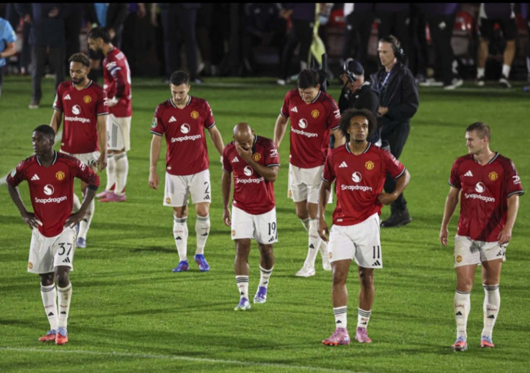 Penggemar Manchester United Tuntut Ruben Amorim Dipecat setelah Dua Insiden memalukan di Grimsby