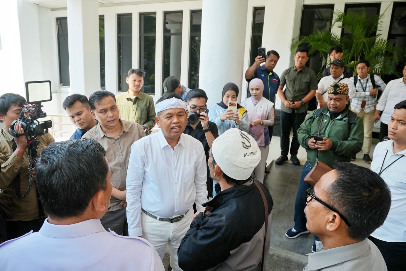 Butuh Rp 1 Miliar, KDM Sumbangkan Hadiah Sayembara pada Korban Penganiayaan