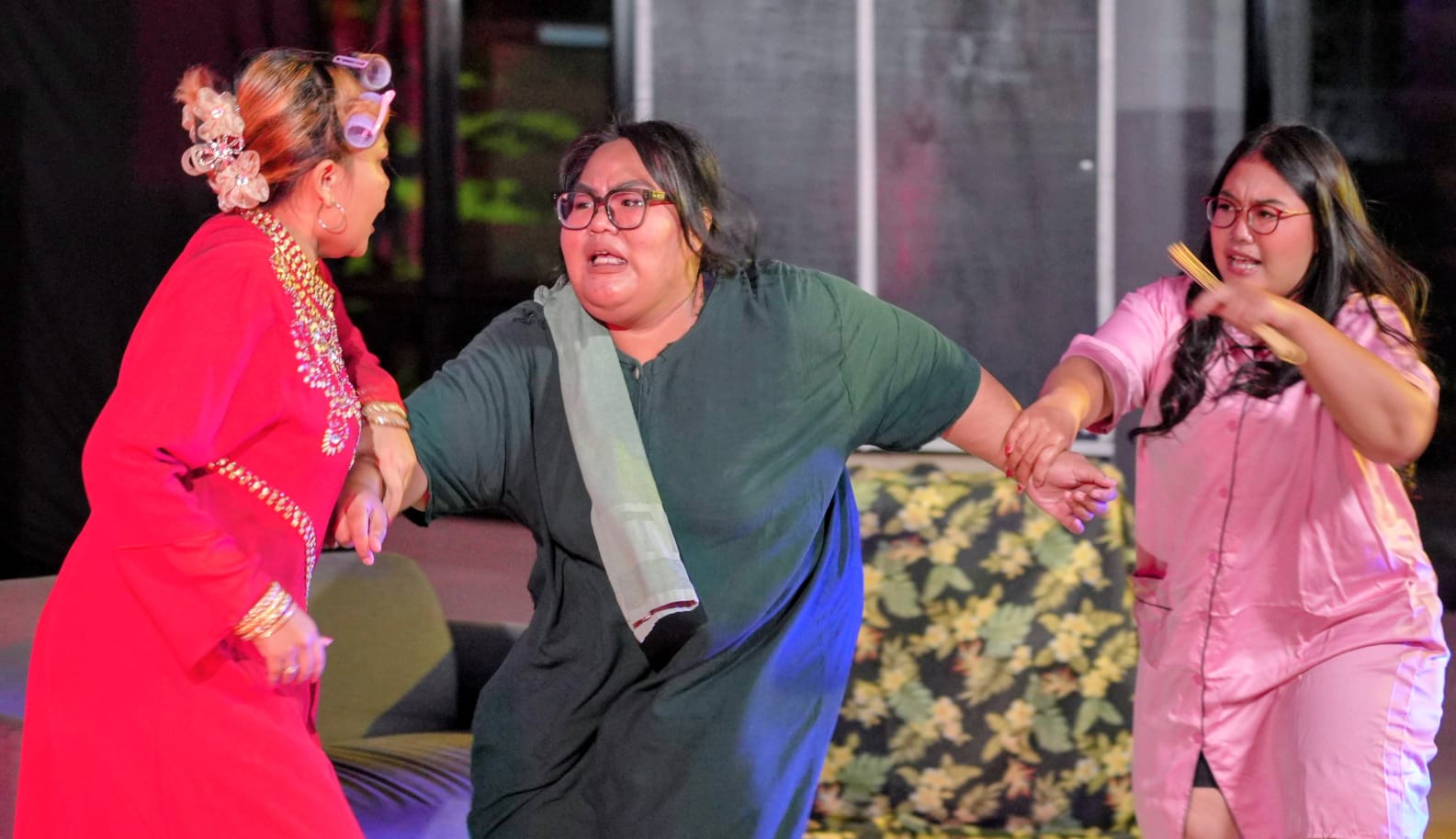 Aula UPJ Bergetar, Teater Theatic Sajikan Dua Kisah Konflik Panas