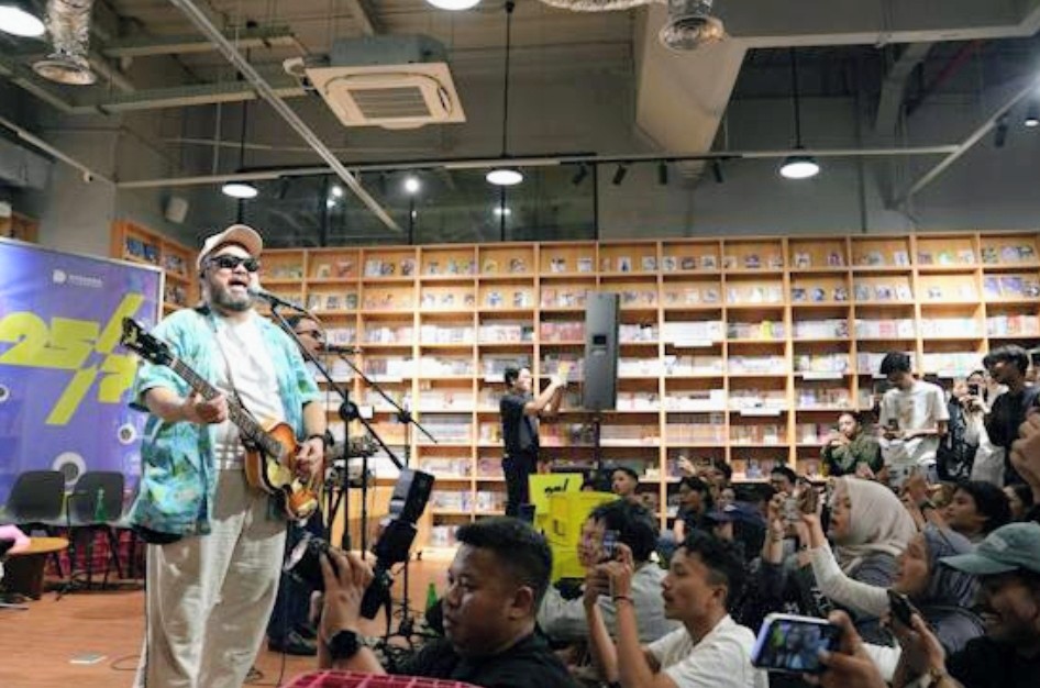 Terkuak, Rahasia Musik Sore Terinspirasi dari 6 Buku Tak Terduga Ini