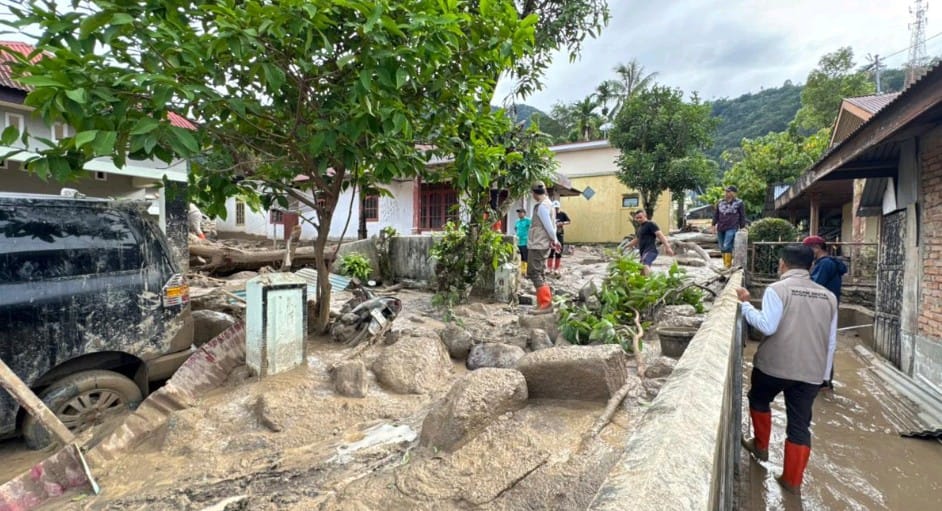  Lanjutkan Misi Kemanusiaan, Tim PNP Salurkan Bantuan ke Wilayah Maninjau dan Sekitarnya