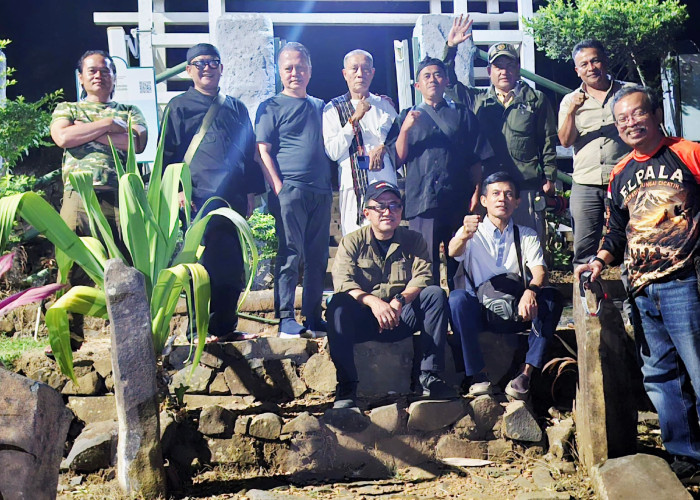Cahaya Tak Biasa di Gunung Padang, Ini Pesan Doa Rombongan PWI untuk Negeri