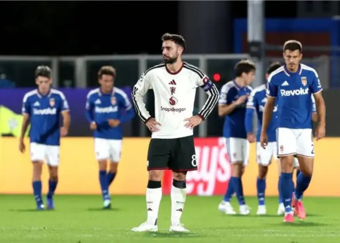Bruno Fernandes Pertanyakan Taktik Michael Carrick setelah Manchester United Tertimpa Bencana di Como
