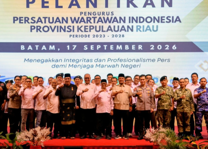 Kodaeral IV Hadiri Pelantikan Ulang Pengurus PWI Kepri
