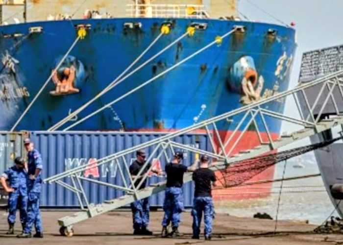 Laut China Selatan Memanas! Militer China Usir Paksa Kapal Perang Belanda, Ada Apa?