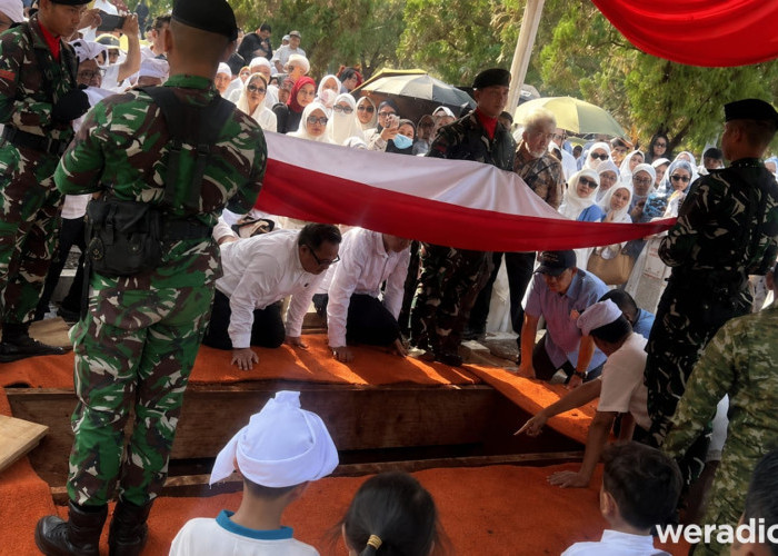 Anggota DPR RI Fraksi Partai NasDem Rachmat Gobel Dimakamkan di TMP Kalibata
