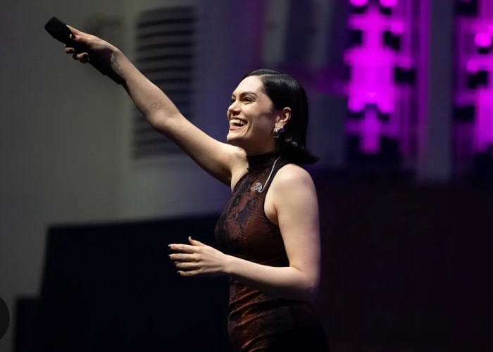 Tangis Pecah di Rumah Sakit, Jessie J Bawa Kabar Mengejutkan soal Kanker Payudara yang Diidapnya