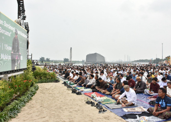 Salat Idul Fitri di Ancol Berlangsung Khidmat, Warga Padati Kawasan Pantai