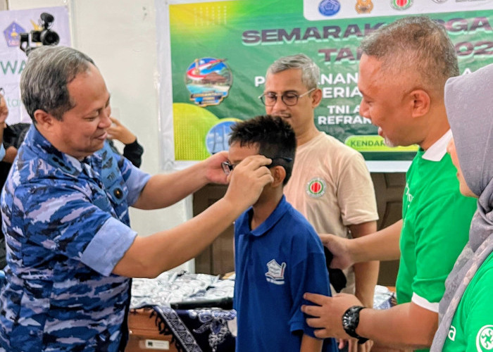 Semarak Dirgantara 2026, Kalbe dan TNI AU Gelar Aksi Sosial Layanan Pemeriksaan Mata di Kendari
