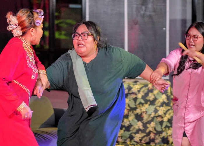 Aula UPJ Bergetar, Teater Theatic Sajikan Dua Kisah Konflik Panas