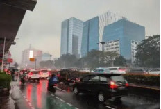BMKG Perkirakan Hujan Masih akan Guyur Jakarta dari Siang hingga Sore pada Hari Ini