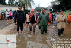 Banjir 120 Cm Lumpuhkan Cakung Barat, SDA Jakarta Bungkam