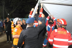 Gunung Sampah Bantargebang Longsor, 4 Orang Tewas dan Sejumlah Truk Tertimbun