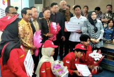 Catatan Kecil dari Seremoni Pemberian Bea Siswa JHL Merah Putih Kasih